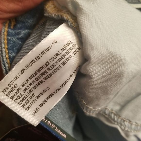 Wild Fable High Rise Distressed Baggy Jeans NWT Plus Sz. 26" X 31.5" Inseam - Picture 10 of 12